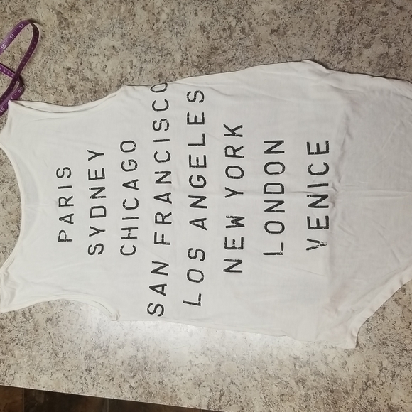 Tank - Picture 5 of 6